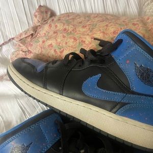 Nike Air Jordan 1 Mid Shoes in Black/Multicolor